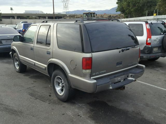 1GNCS13W7Y2206873 - 2000 CHEVROLET BLAZER GOLD photo 3