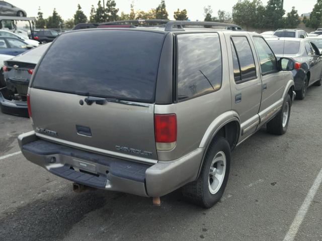 1GNCS13W7Y2206873 - 2000 CHEVROLET BLAZER GOLD photo 4