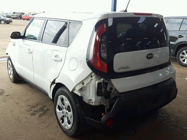 KNDJN2A25F7213608 - 2015 KIA SOUL WHITE photo 3