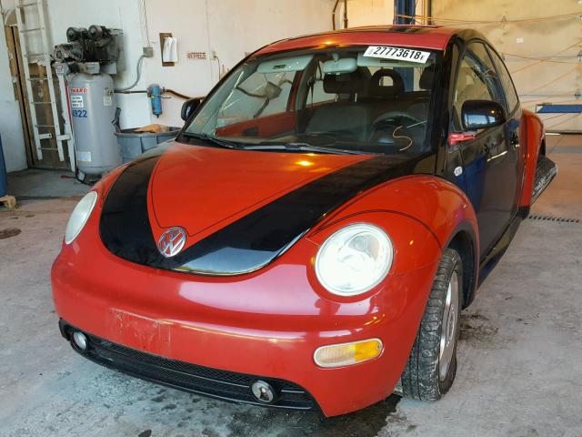 3VWCA21C5YM482307 - 2000 VOLKSWAGEN NEW BEETLE 双色 照片 2