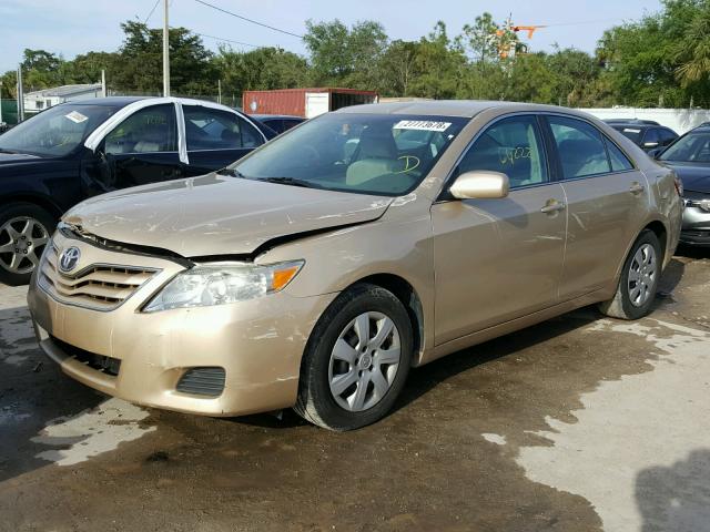 4T1BF3EK0BU200337 - 2011 TOYOTA CAMRY BASE GOLD photo 2