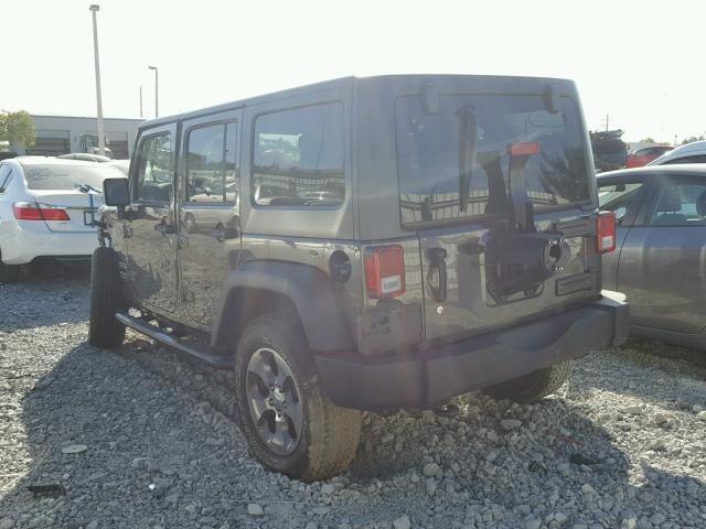 1C4BJWDG9HL655039 - 2017 JEEP WRANGLER U GRAY photo 3