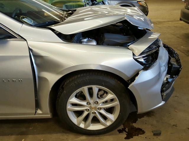 1G1ZD5ST3JF149669 - 2018 CHEVROLET MALIBU LT SILVER photo 9