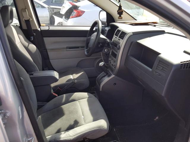 1J8FT47W27D225566 - 2007 JEEP COMPASS SILVER photo 5