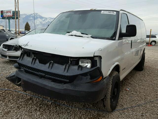 1GCGG29V451198930 - 2005 CHEVROLET EXPRESS G2 WHITE photo 2