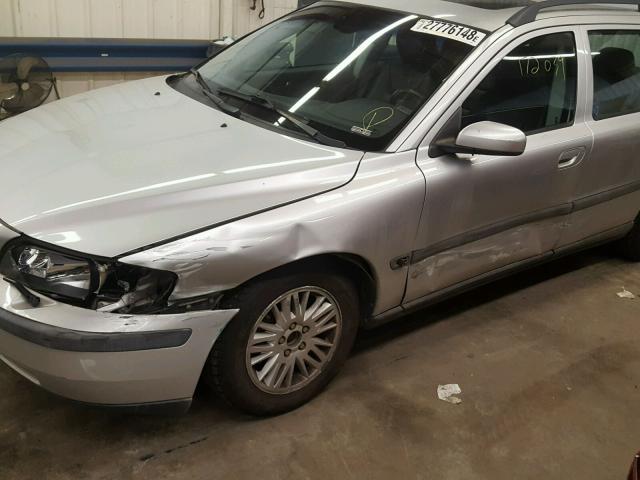 YV1SW64A442424993 - 2004 VOLVO V70 SILVER photo 9