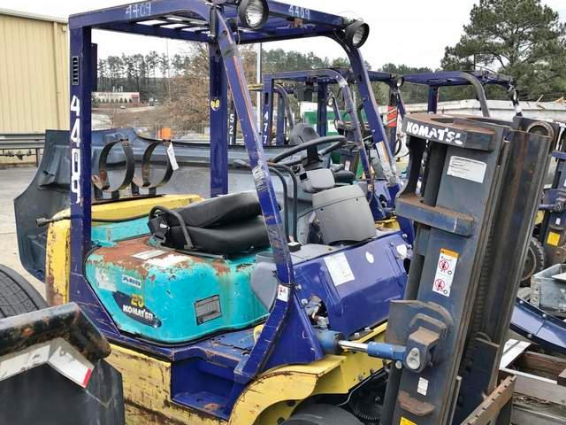 558945A - 2002 KMTS FORKLIFT UNKNOWN - NOT OK FOR INV. photo 1