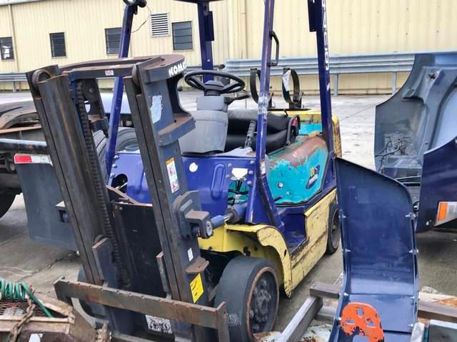 558945A - 2002 KMTS FORKLIFT UNKNOWN - NOT OK FOR INV. photo 2