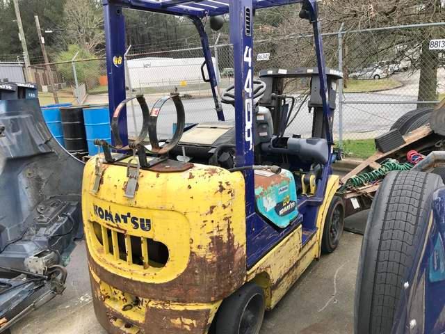 558945A - 2002 KMTS FORKLIFT UNKNOWN - NOT OK FOR INV. photo 3