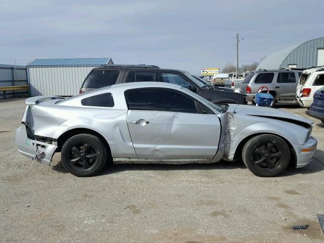 1ZVHT82HX75238198 - 2007 FORD MUSTANG GT SILVER photo 9