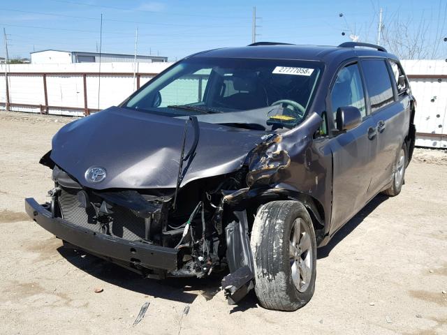 5TDKK3DC8DS342050 - 2013 TOYOTA SIENNA LE BROWN photo 2