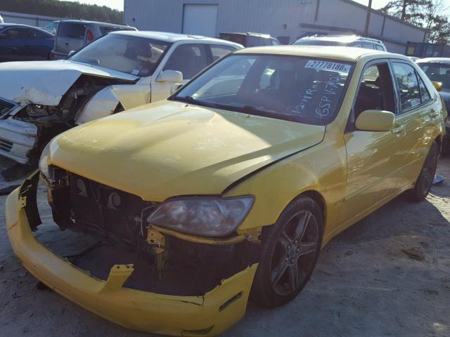 JTHBD182510007020 - 2001 LEXUS IS 300 YELLOW photo 2