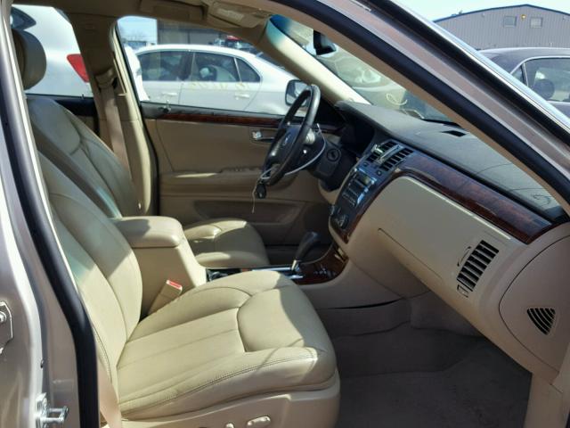 1G6KD57YX7U195410 - 2007 CADILLAC DTS BEIGE photo 5