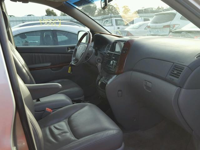 5TDBA22C95S054023 - 2005 TOYOTA SIENNA XLE SILVER photo 5