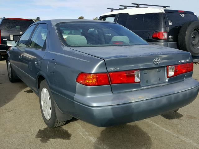 JT2BG22K910548605 - 2001 TOYOTA CAMRY CE BLUE photo 3