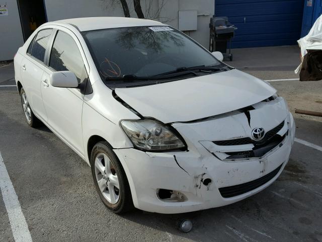 JTDBT923584024360 - 2008 TOYOTA YARIS WHITE photo 1