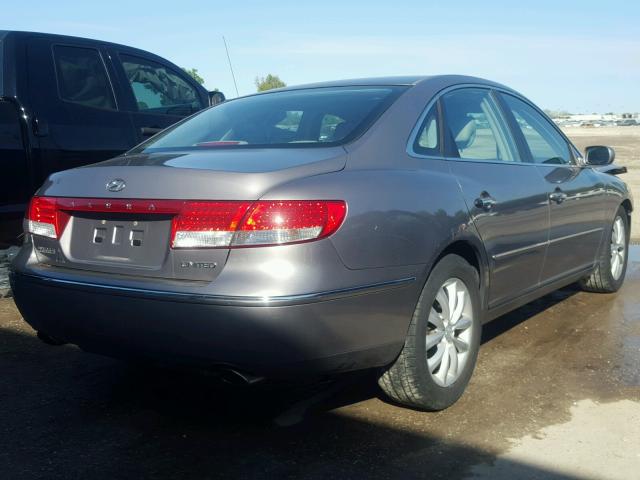 KMHFC46F46A126011 - 2006 HYUNDAI AZERA SE GRAY photo 4