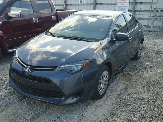 5YFBURHEXHP716200 - 2017 TOYOTA COROLLA L GRAY photo 2