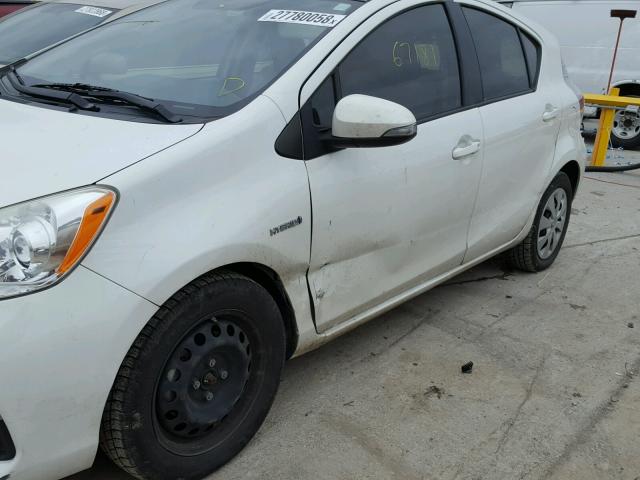 JTDKDTB32C1527686 - 2012 TOYOTA PRIUS C WHITE photo 9