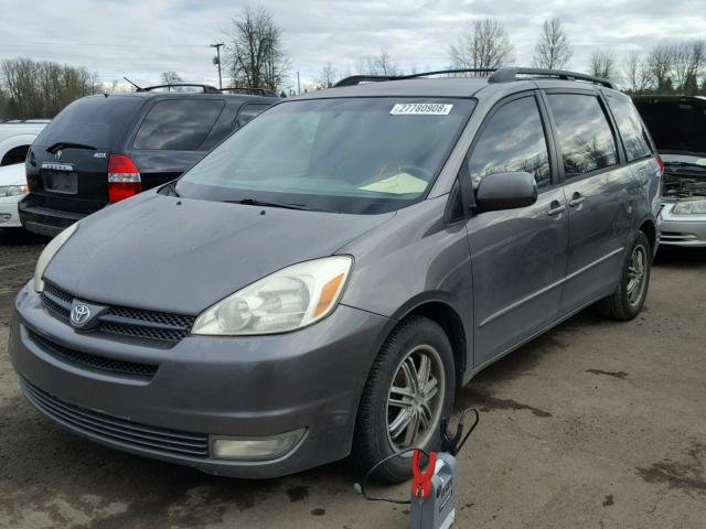 5TDZA22C84S032365 - 2004 TOYOTA SIENNA XLE CHARCOAL photo 2