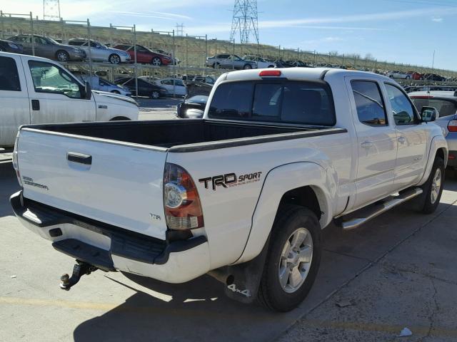 5TFMU4FN6EX024592 - 2014 TOYOTA TACOMA DOU WHITE photo 4