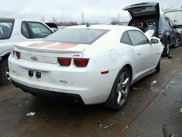 2G1FC1ED7B9133181 - 2011 CHEVROLET CAMARO LT WHITE photo 4