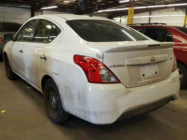 3N1CN7AP5HL877068 - 2017 NISSAN VERSA S WHITE photo 3