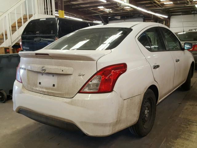 3N1CN7AP5HL877068 - 2017 NISSAN VERSA S WHITE photo 4