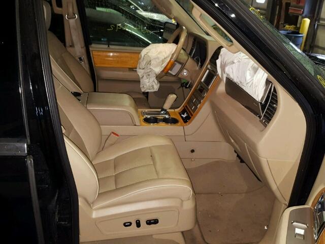 5LMFU28598LJ04046 - 2008 LINCOLN NAVIGATOR BLACK photo 5