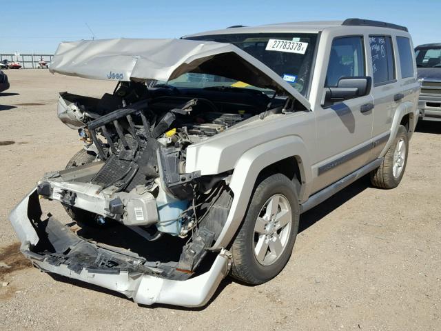 1J8HG48KX6C366320 - 2006 JEEP COMMANDER BEIGE photo 2