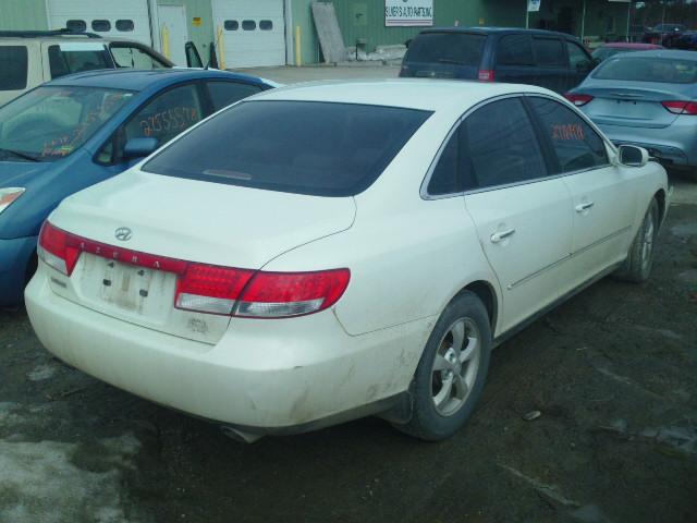 KMHFC46F56A135980 - 2006 HYUNDAI AZERA SE WHITE photo 4