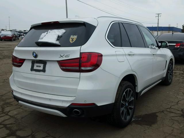 5UXKR0C38H0V82816 - 2017 BMW X5 XDRIVE3 WHITE photo 4