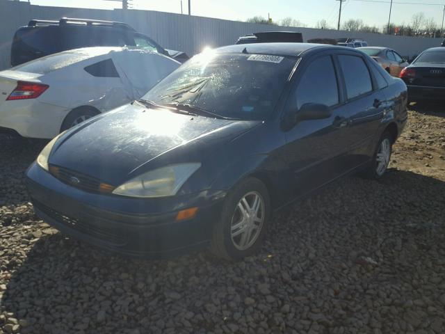 1FAFP34332W289747 - 2002 FORD FOCUS SE BLUE photo 2