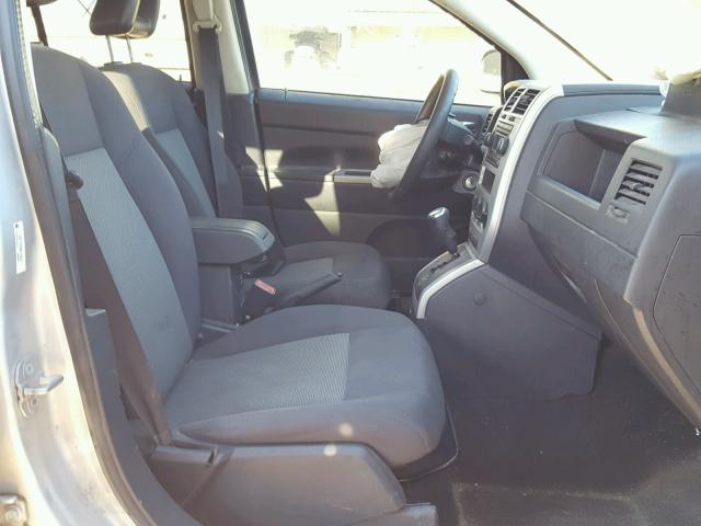 1J8FT47W58D779203 - 2008 JEEP COMPASS SP SILVER photo 5