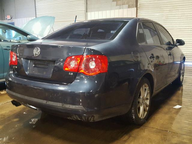 3VWPF71K35M640307 - 2005 VOLKSWAGEN NEW JETTA BLUE photo 4