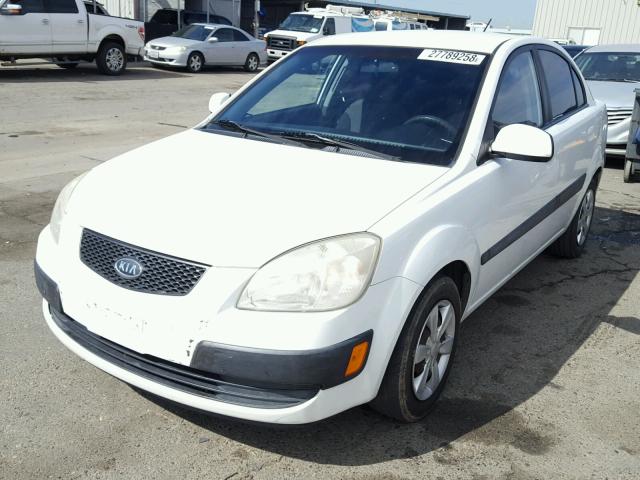 KNADE123966090672 - 2006 KIA RIO WHITE photo 2