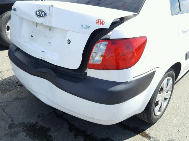 KNADE123966090672 - 2006 KIA RIO WHITE photo 9