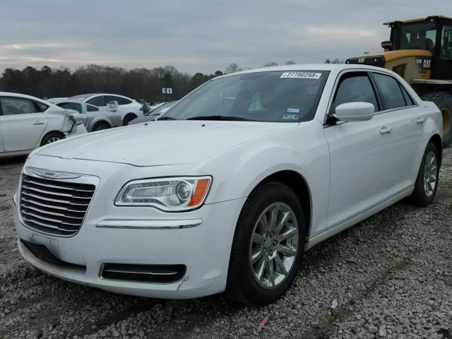 2C3CCAAG8EH375809 - 2014 CHRYSLER 300 WHITE photo 2