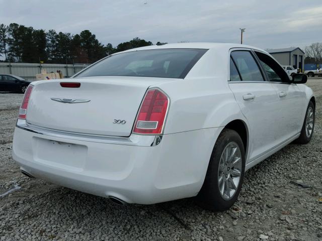 2C3CCAAG8EH375809 - 2014 CHRYSLER 300 WHITE photo 4