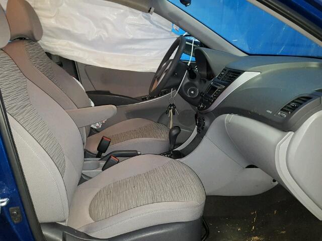 KMHCT4AE0HU206716 - 2017 HYUNDAI ACCENT SE BLUE photo 5