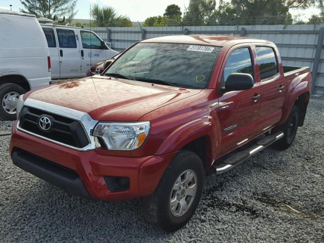 5TFJX4GN1FX038992 - 2015 TOYOTA TACOMA DOU RED photo 2