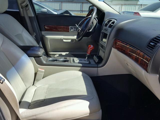 1LNHM87A53Y663795 - 2003 LINCOLN LS 奶油色 照片 5