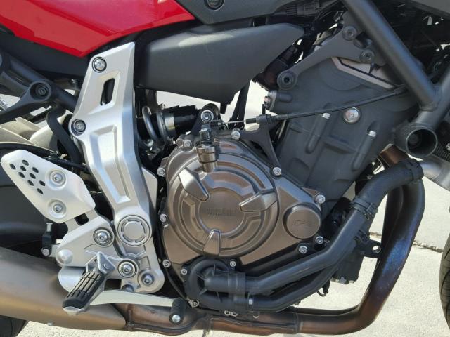 JYARM06E6FA000971 - 2015 YAMAHA FZ07 RED photo 7