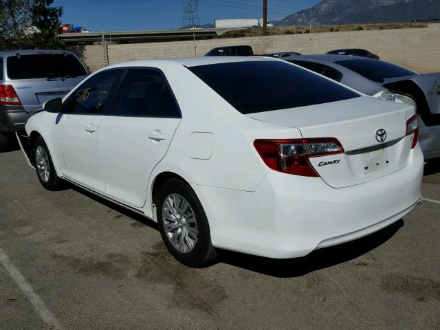 4T4BF1FK3ER438096 - 2014 TOYOTA CAMRY L WHITE photo 3