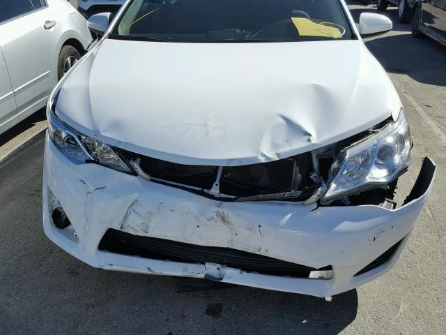 4T4BF1FK3ER438096 - 2014 TOYOTA CAMRY L WHITE photo 9