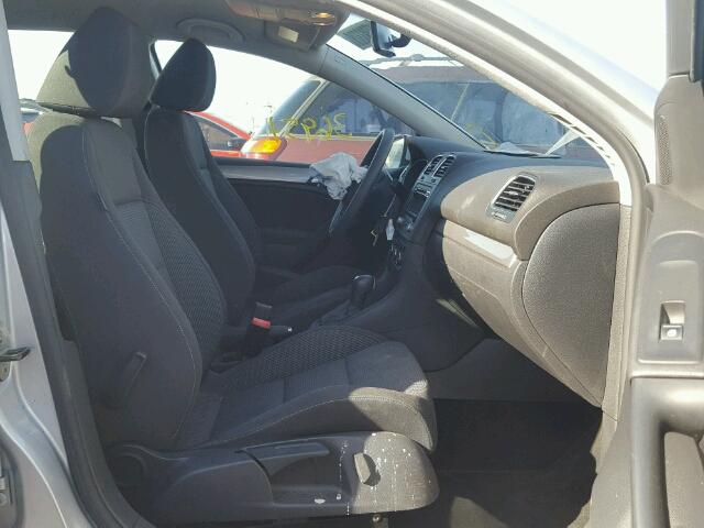 WVWDB7AJ2CW335189 - 2012 VOLKSWAGEN GOLF 银色 照片 5