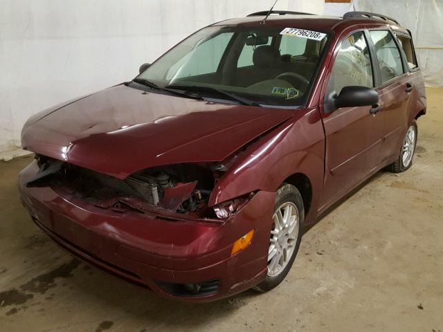 1FAFP36N76W104300 - 2006 FORD FOCUS ZXW MAROON photo 2