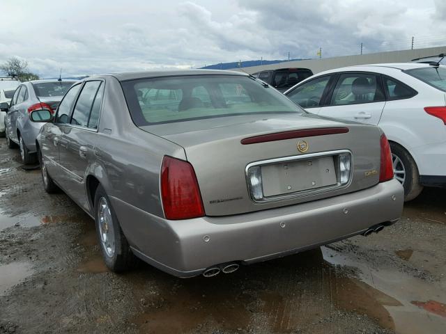 1G6KE57Y42U207198 - 2002 CADILLAC DEVILLE DH GOLD photo 3