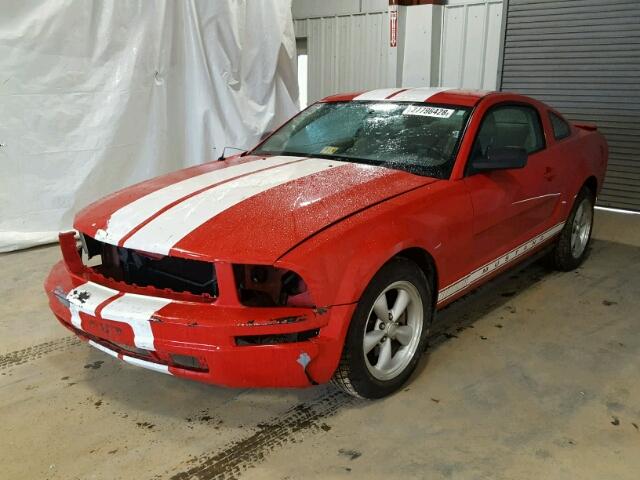 1ZVFT80NX75307438 - 2007 FORD MUSTANG RED photo 2