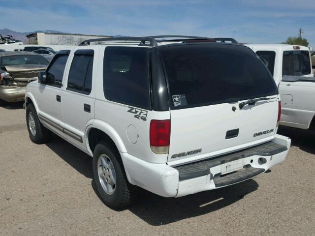 1GNDT13W4Y2256521 - 2000 CHEVROLET BLAZER WHITE photo 3